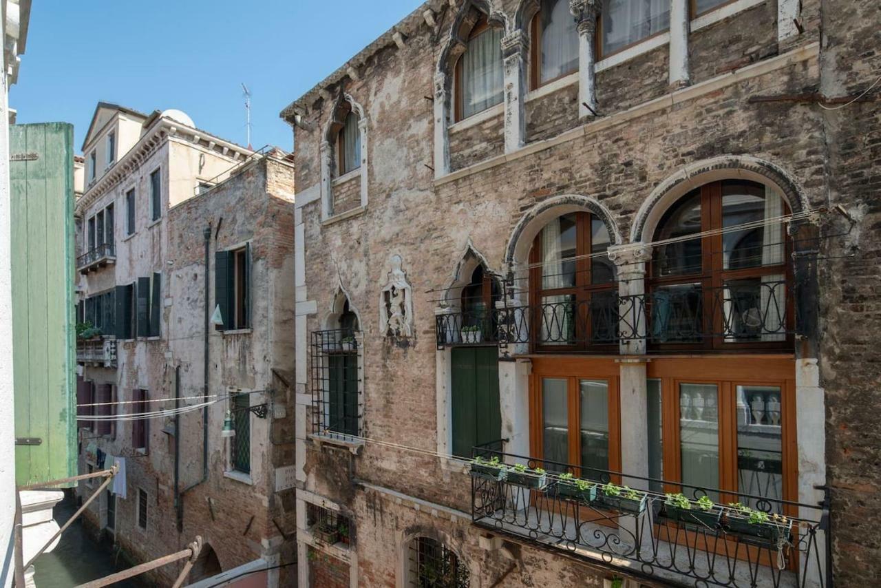 Apartment Ponte Raspi Canal View Venedig Exteriör bild