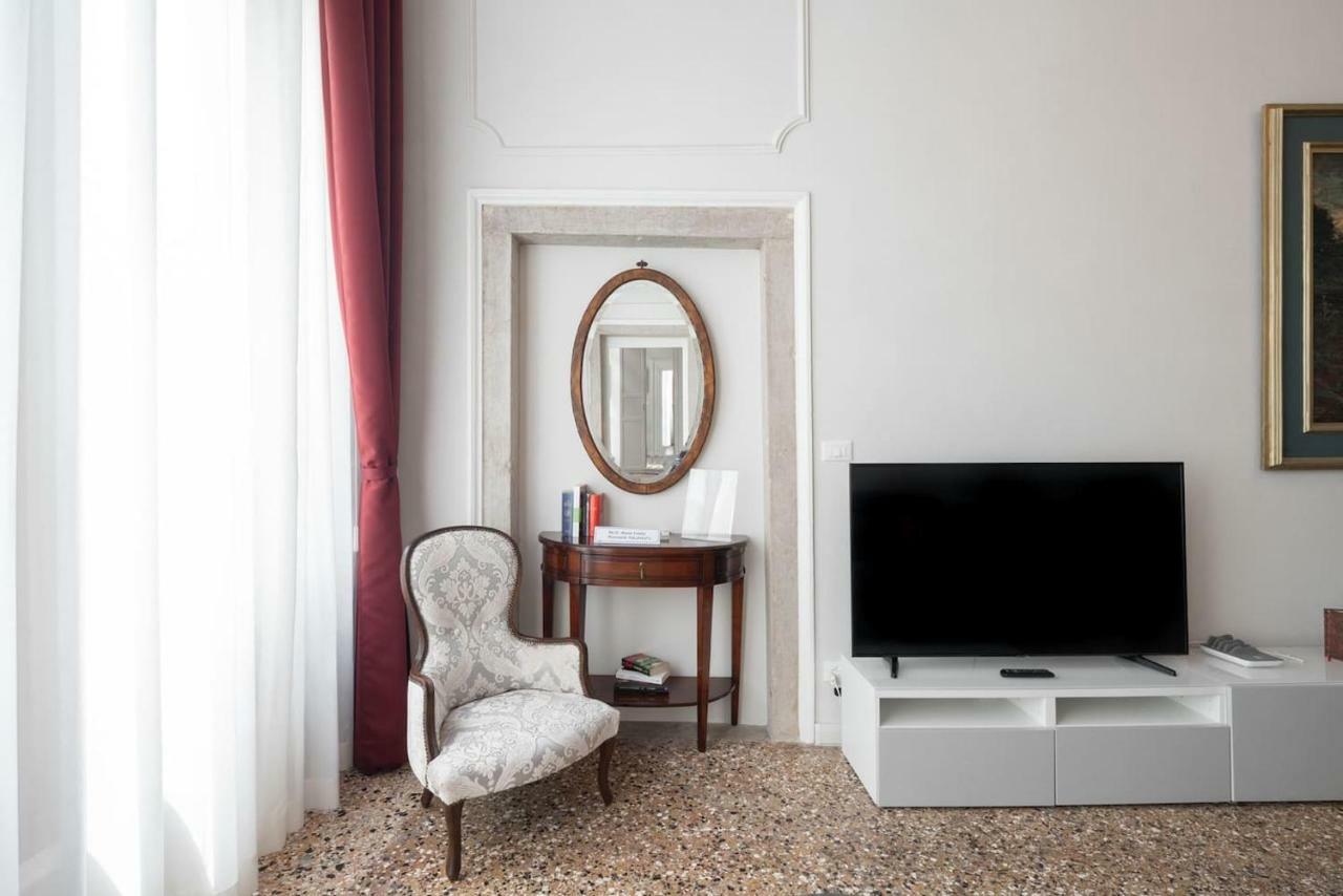 Apartment Ponte Raspi Canal View Venedig Exteriör bild